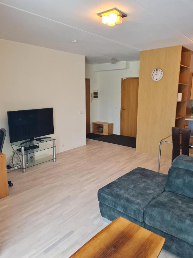 Cozy One Bedroom Apartment In City Center Tallinn Bagian luar foto