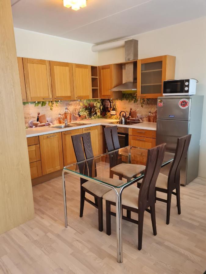 Cozy One Bedroom Apartment In City Center Tallinn Bagian luar foto